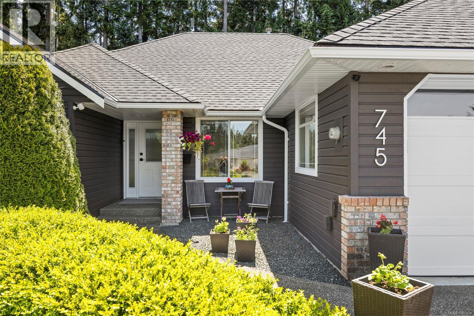 745 Redwood Dr - 35