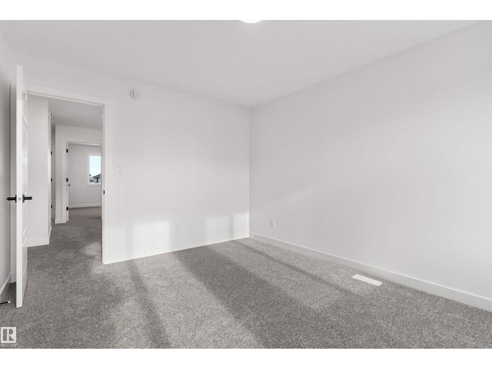 1216 MCLEOD AV - 24