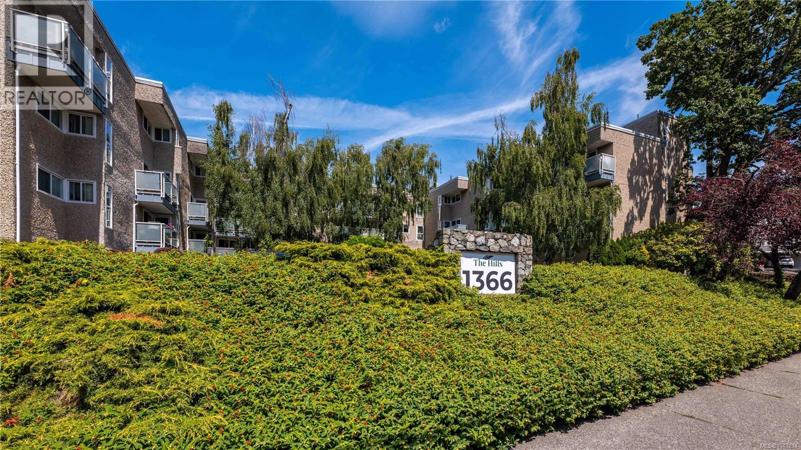 103 1366 Hillside Avenue, Victoria