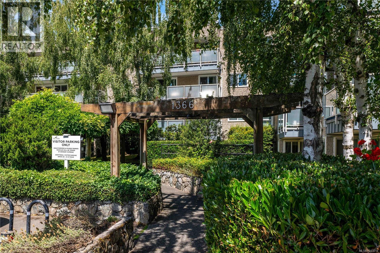 103 1366 Hillside Avenue, Victoria