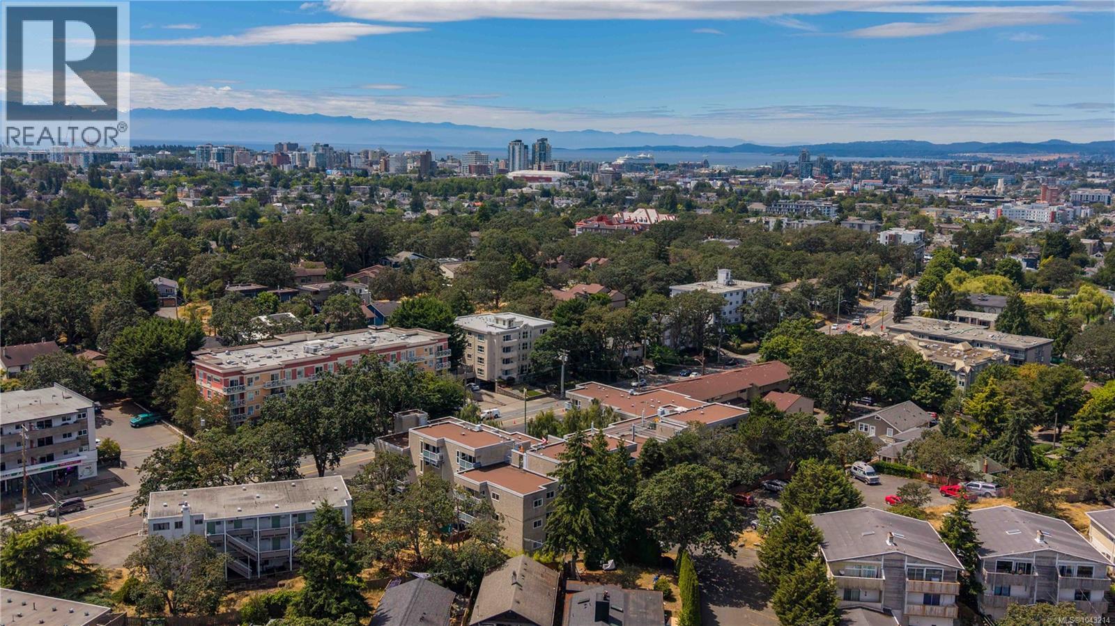103 1366 Hillside Avenue, Victoria