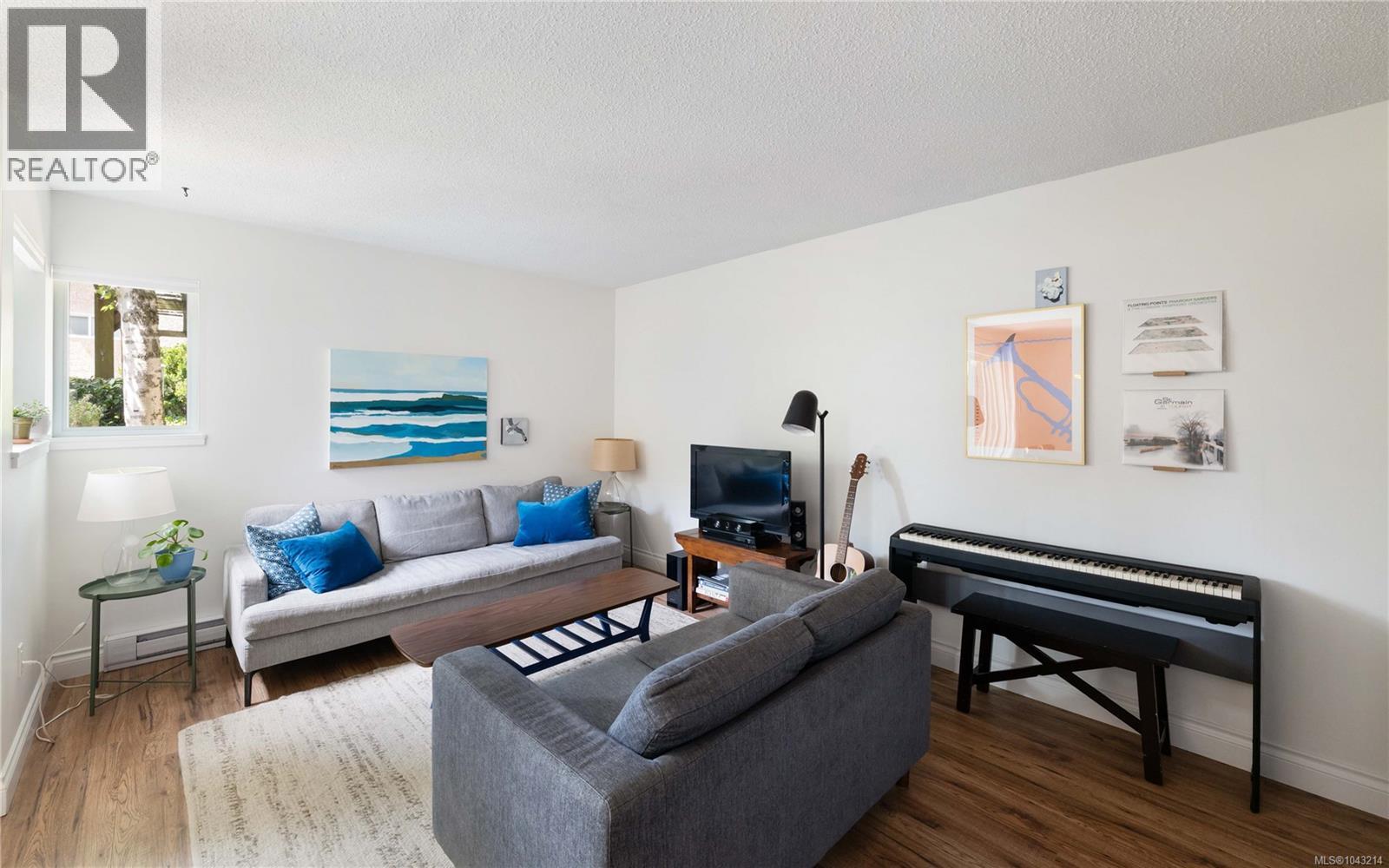 103 1366 Hillside Avenue, Victoria