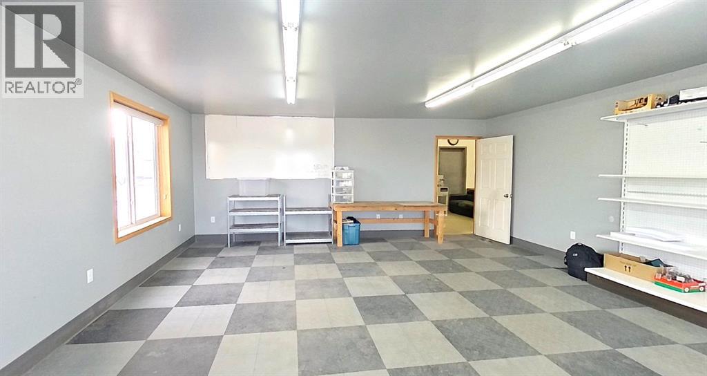 5222 44 Street - Photo 6