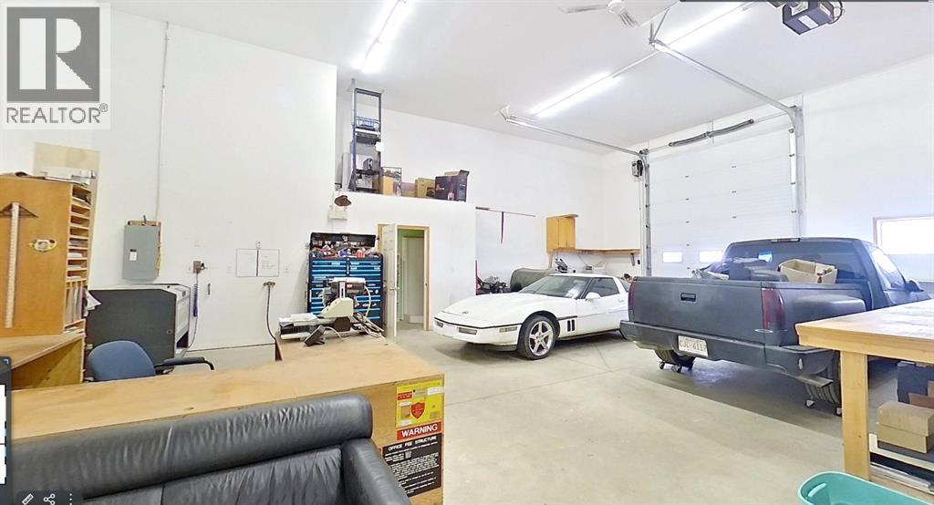 5222 44 Street - Photo 8