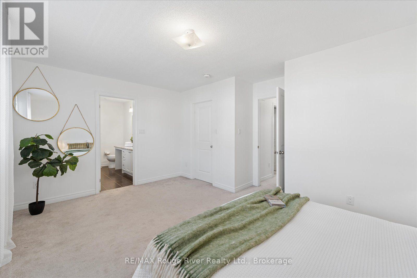 12 BILL HUTCHINSON CRESCENT - 34