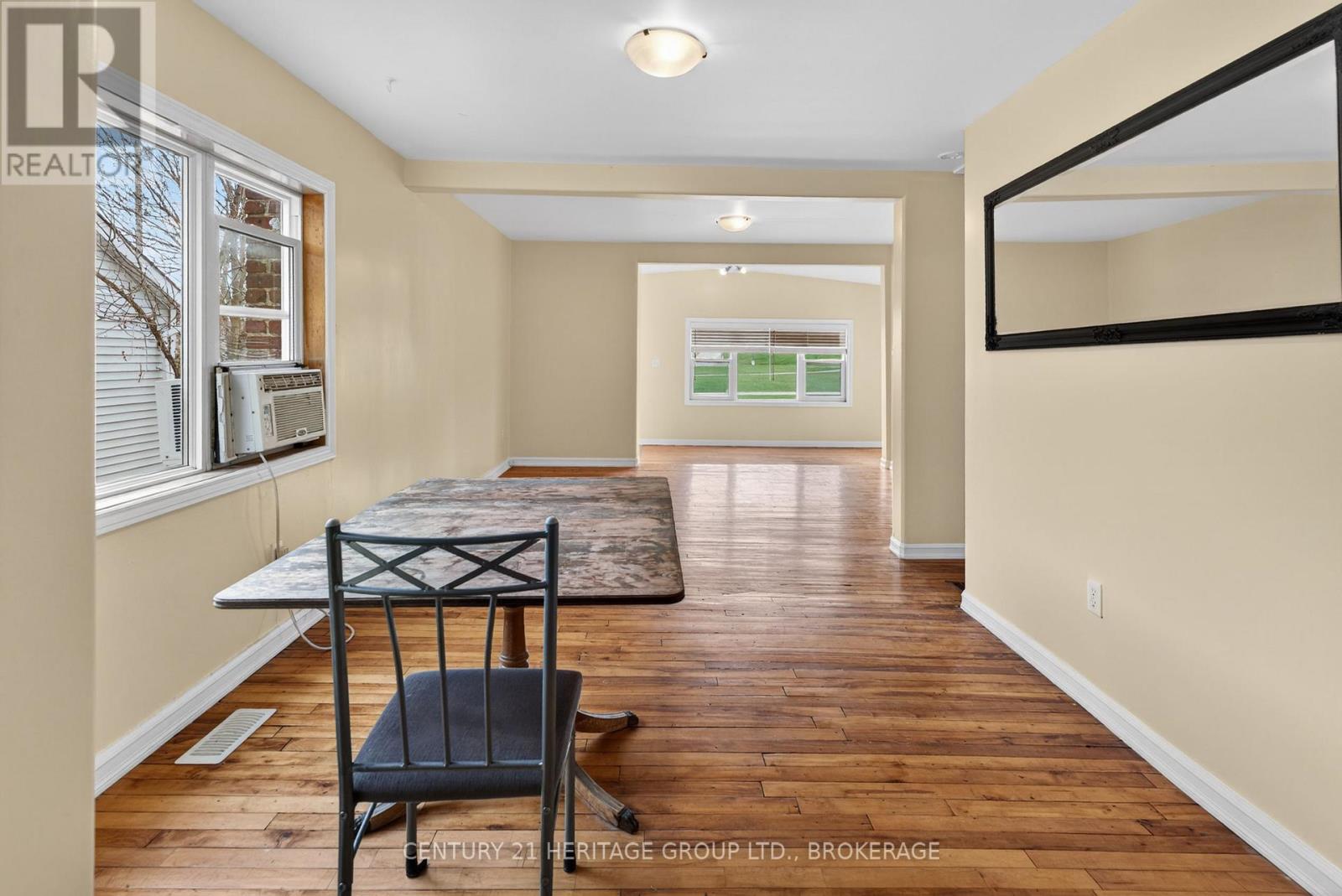 77 PORTSMOUTH AVENUE - 20