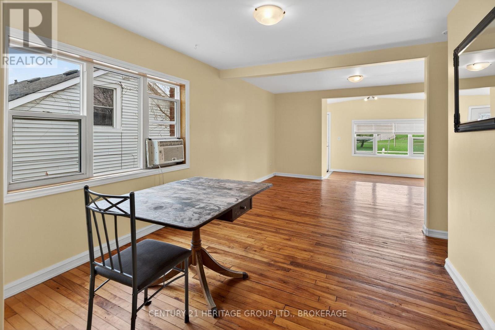 77 PORTSMOUTH AVENUE - 21