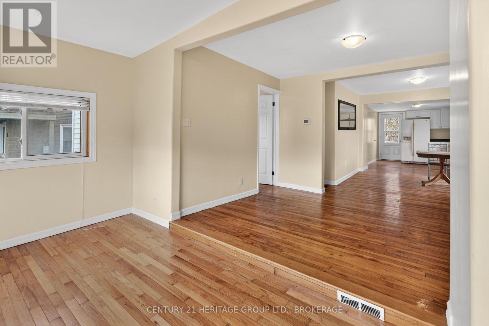 77 PORTSMOUTH AVENUE - 7