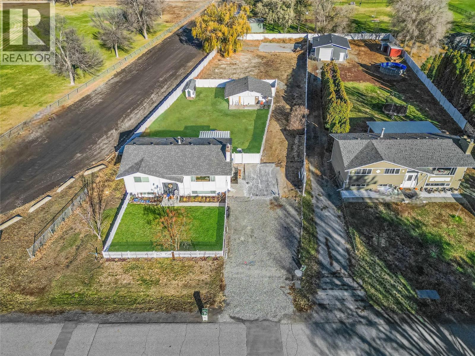 5764 TODD HILL Crescent, Kamloops — photo 3