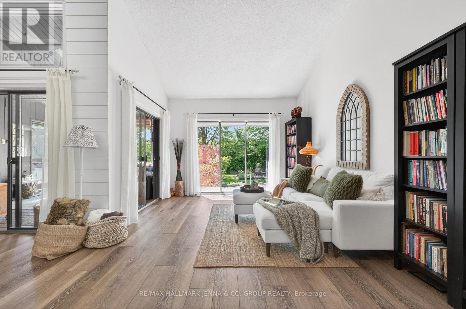 1214 UPTON ROAD, Ottawa. Luxury613. By Peter Sagos - Image 12