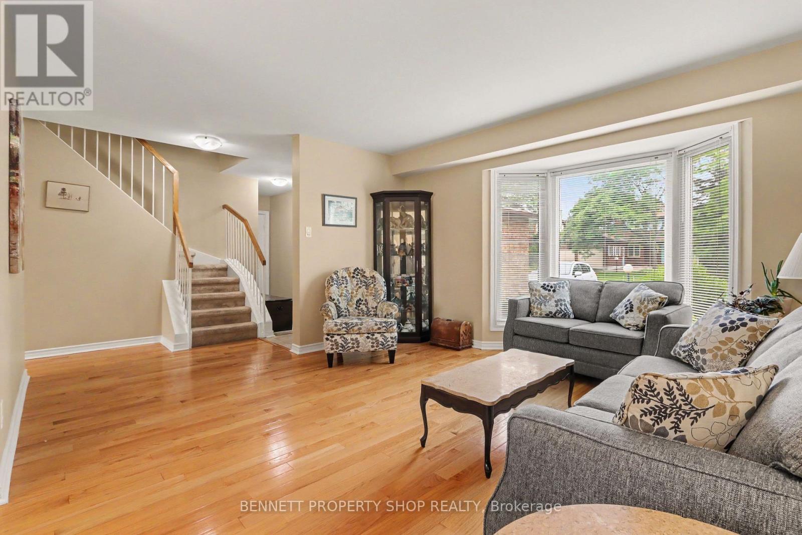 432 PICKFORD DRIVE - 2