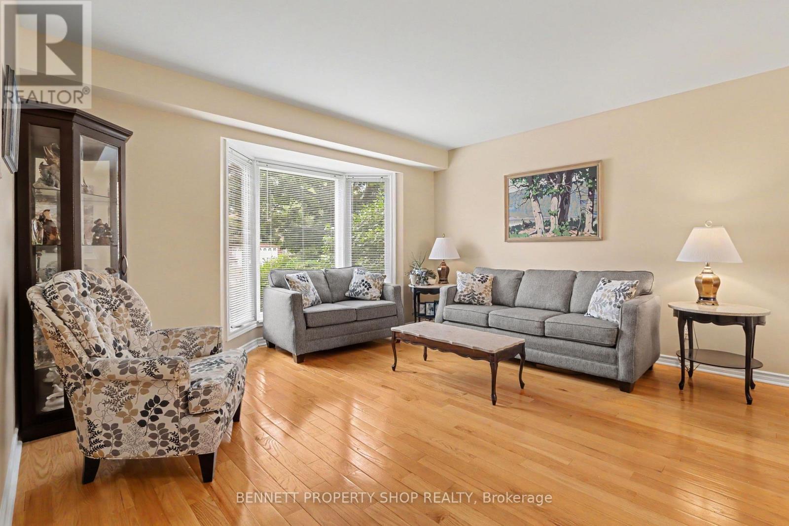 432 PICKFORD DRIVE - 3