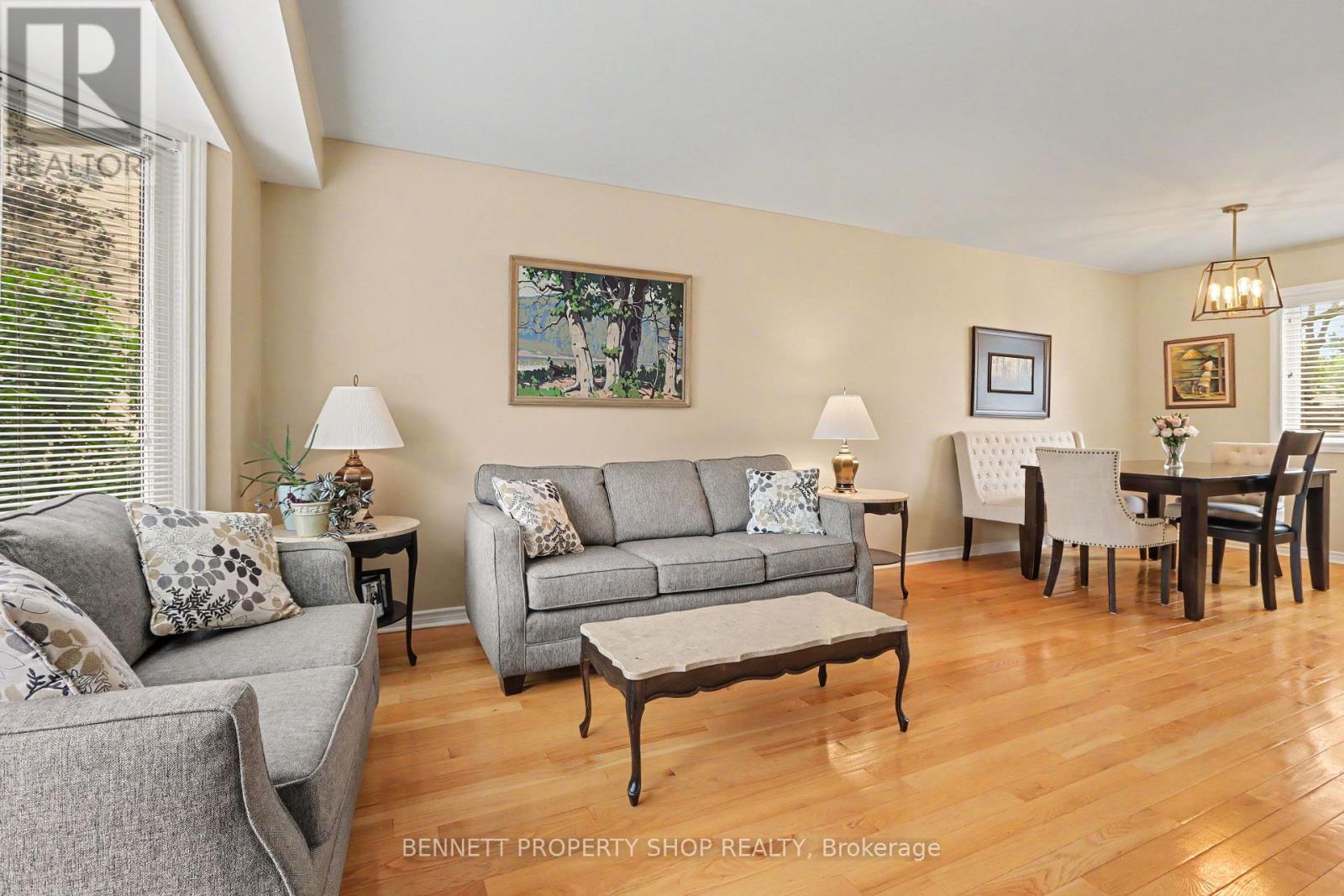 432 PICKFORD DRIVE - 4