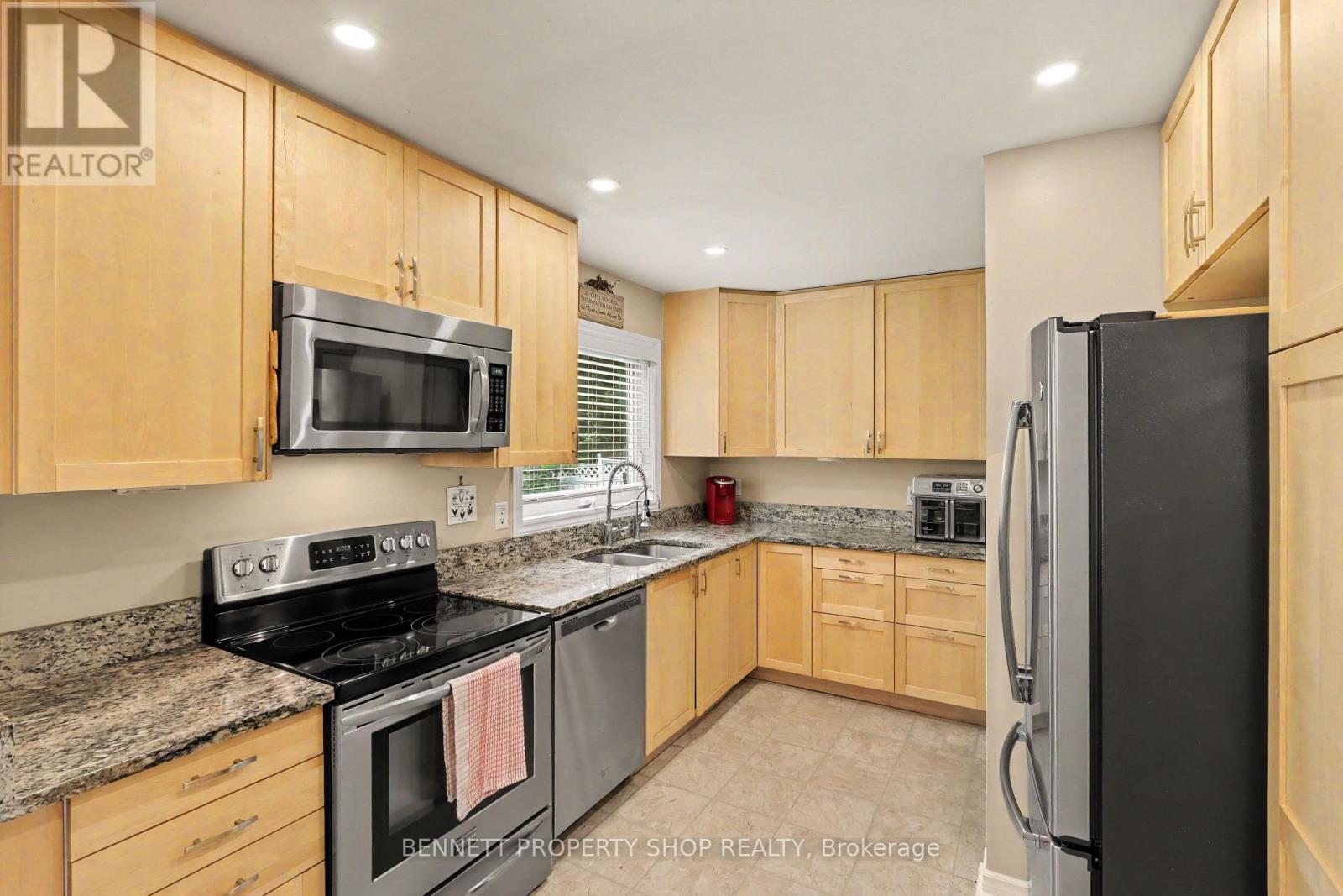 432 PICKFORD DRIVE - 7