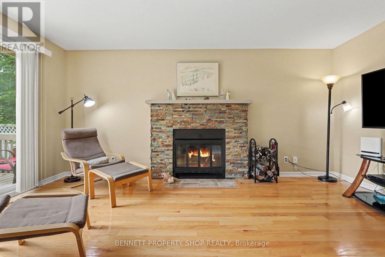 432 PICKFORD DRIVE - 8