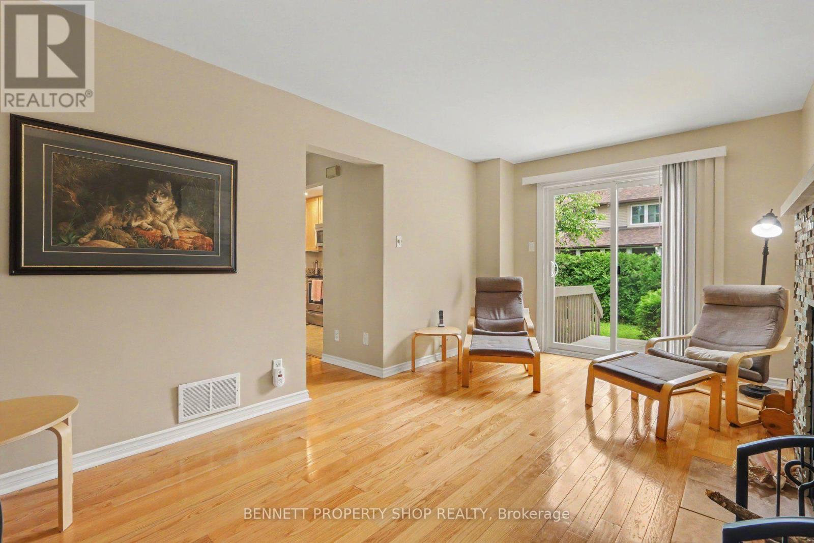 432 PICKFORD DRIVE - 9