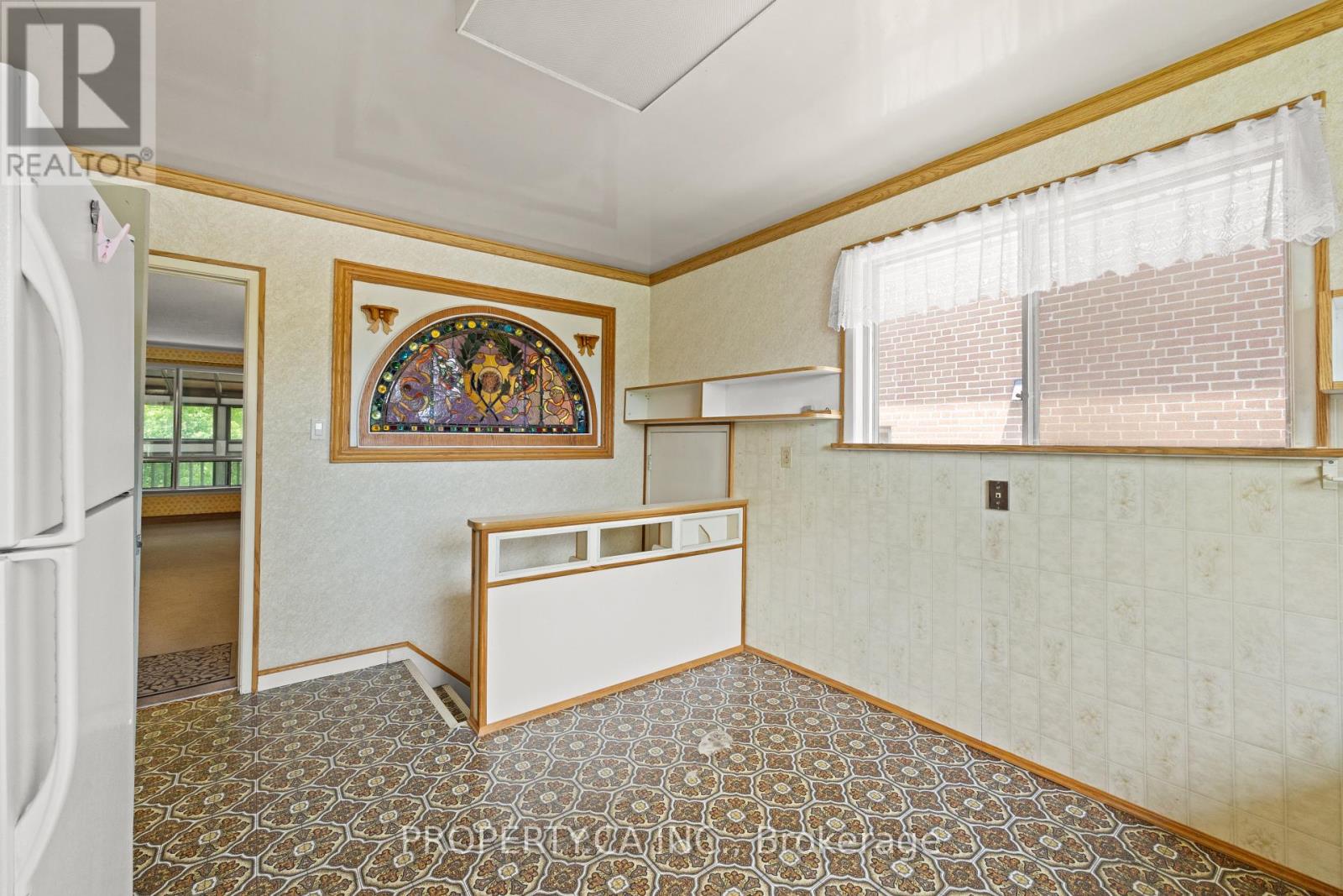 77 TROUTBROOKE DRIVE - 11