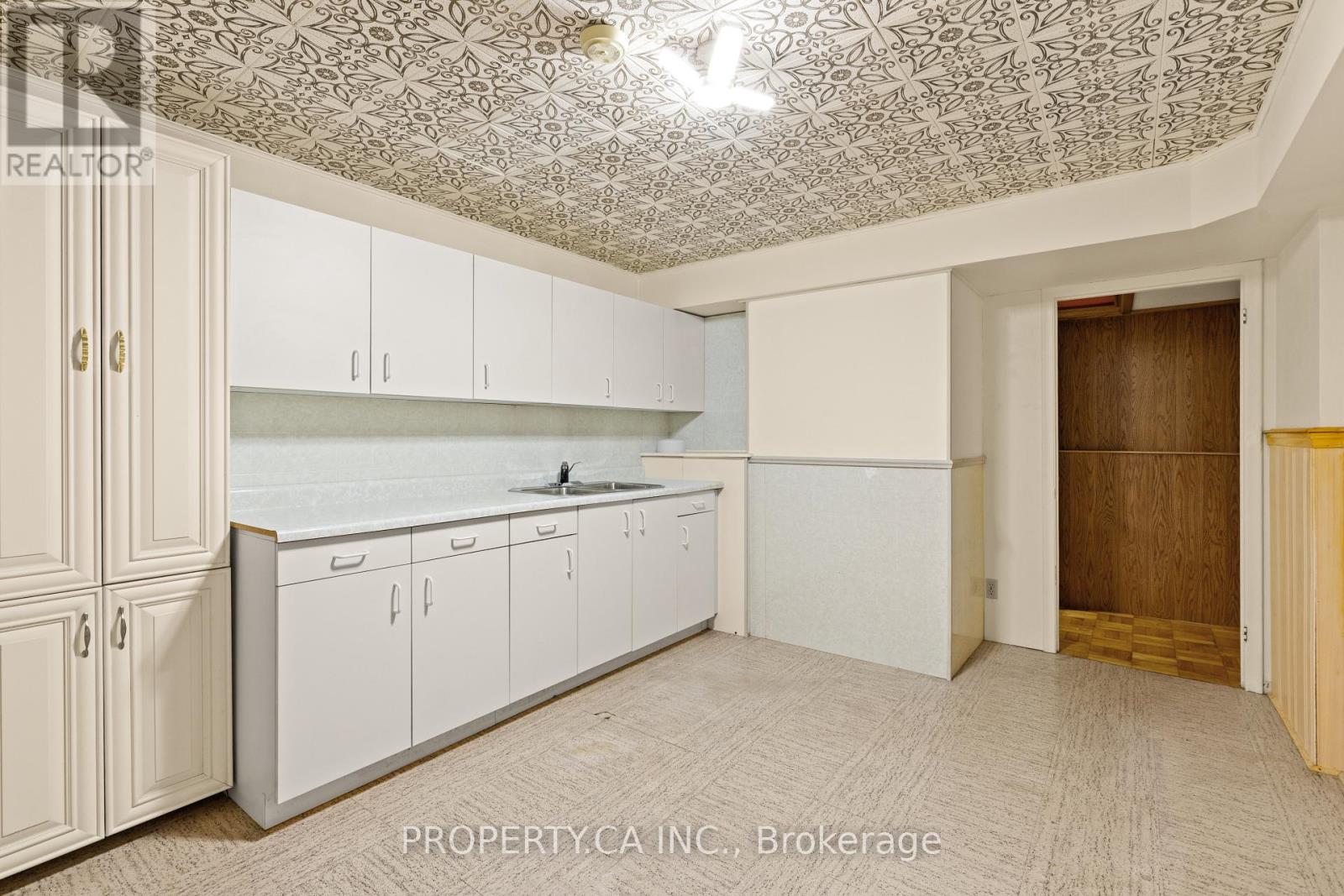 77 TROUTBROOKE DRIVE - 33