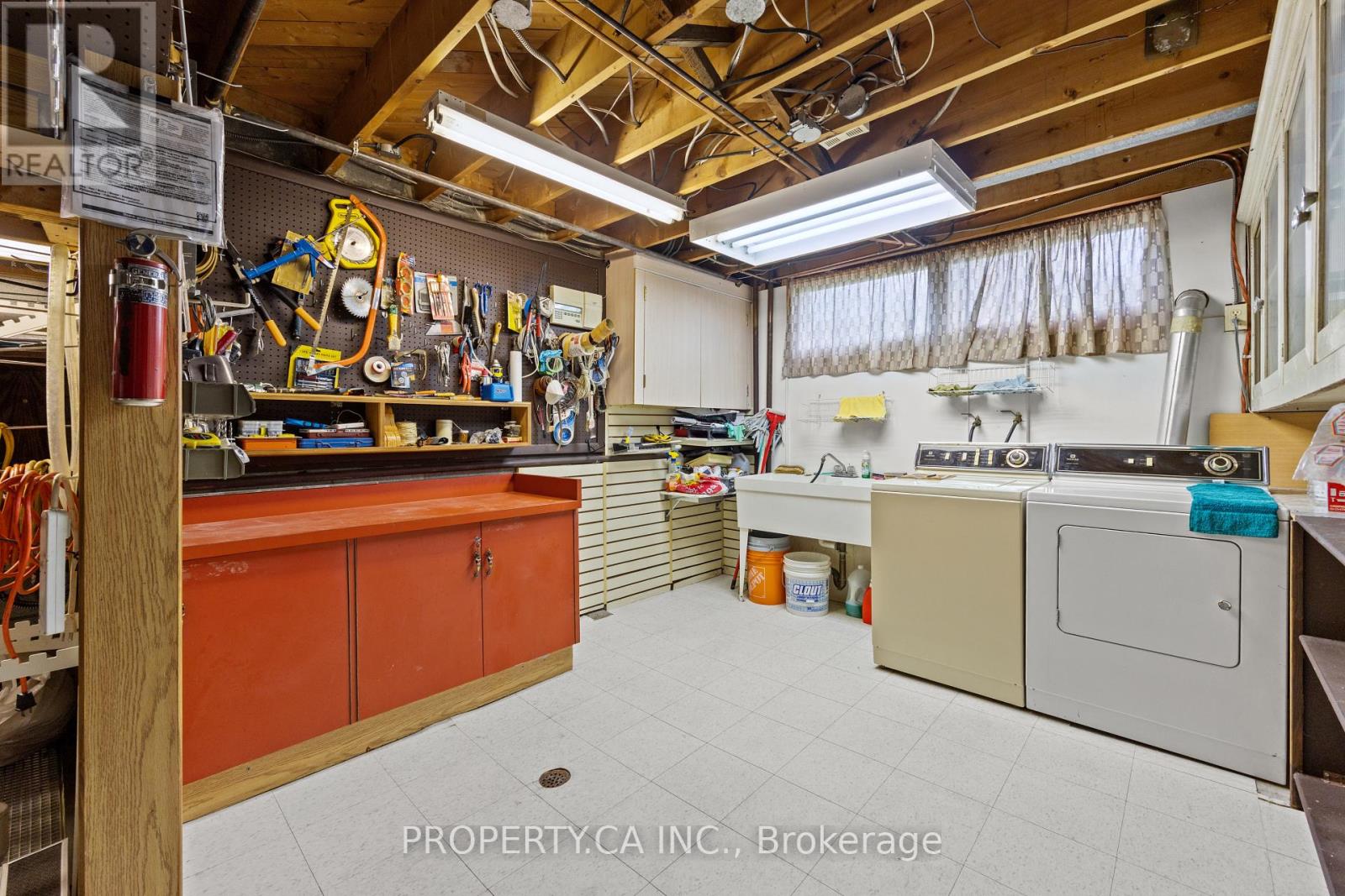 77 TROUTBROOKE DRIVE - 35