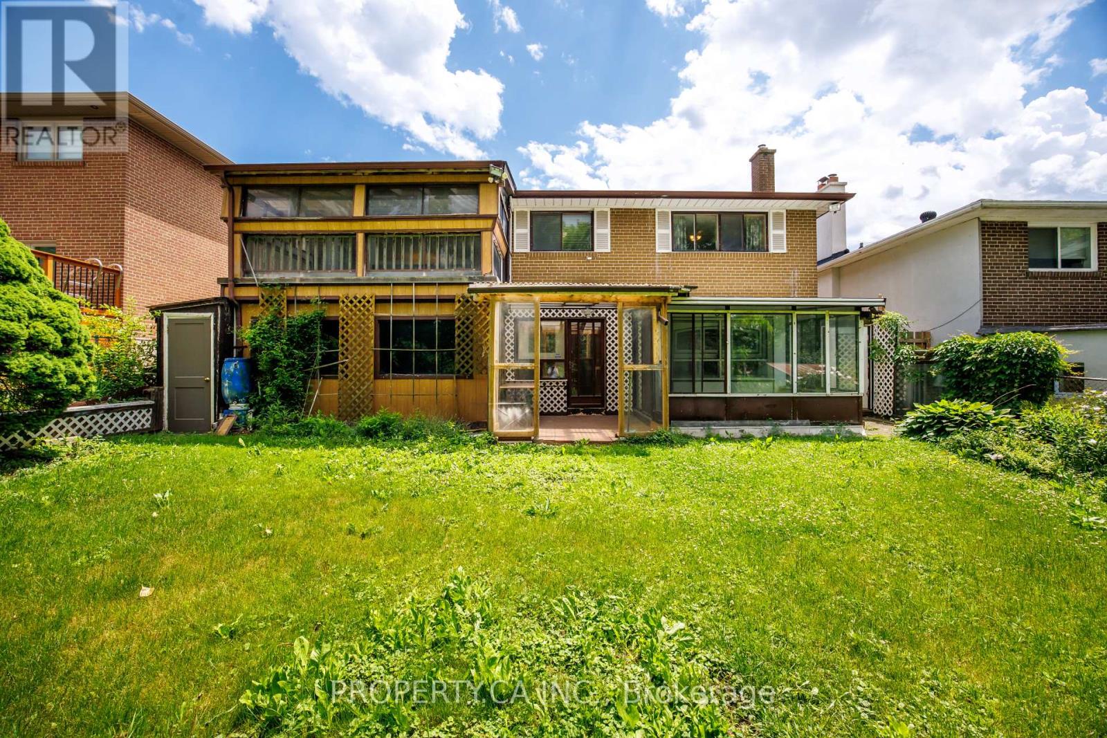 77 TROUTBROOKE DRIVE - 40