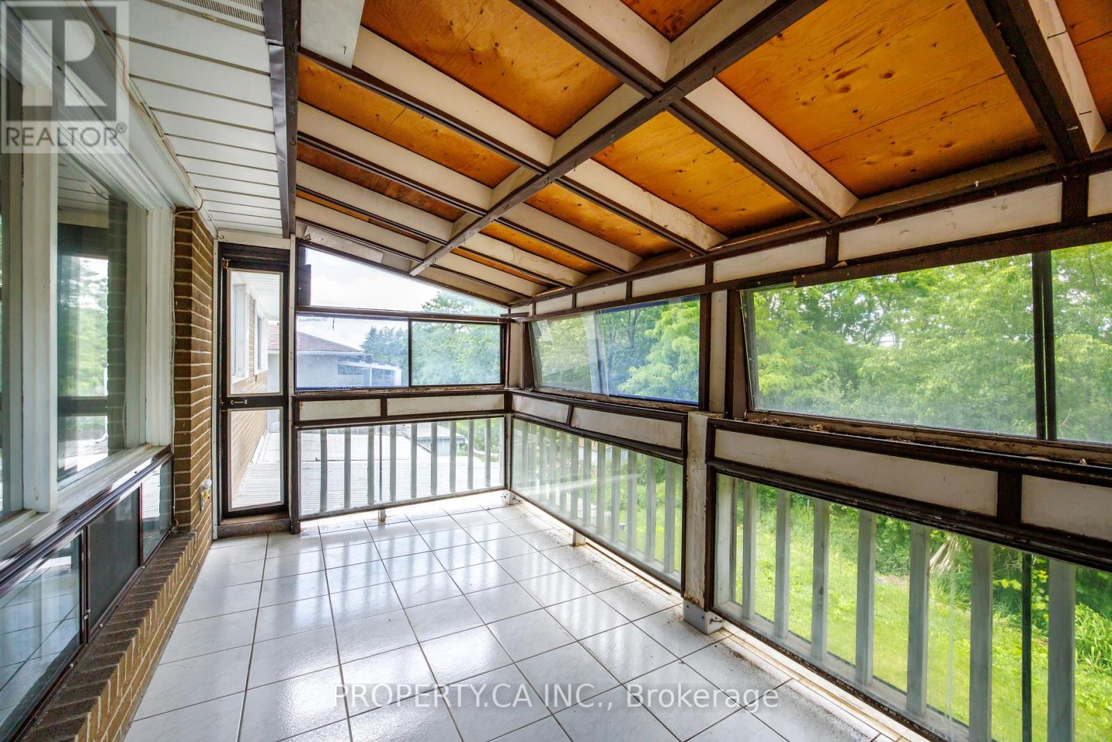 77 TROUTBROOKE DRIVE - 36