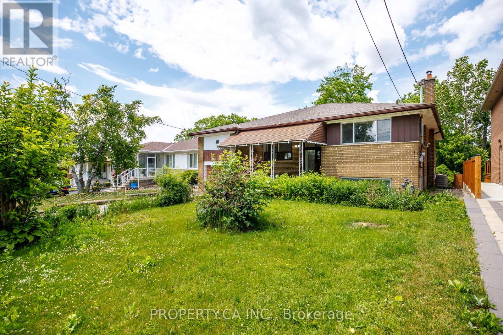 77 TROUTBROOKE DRIVE - 43