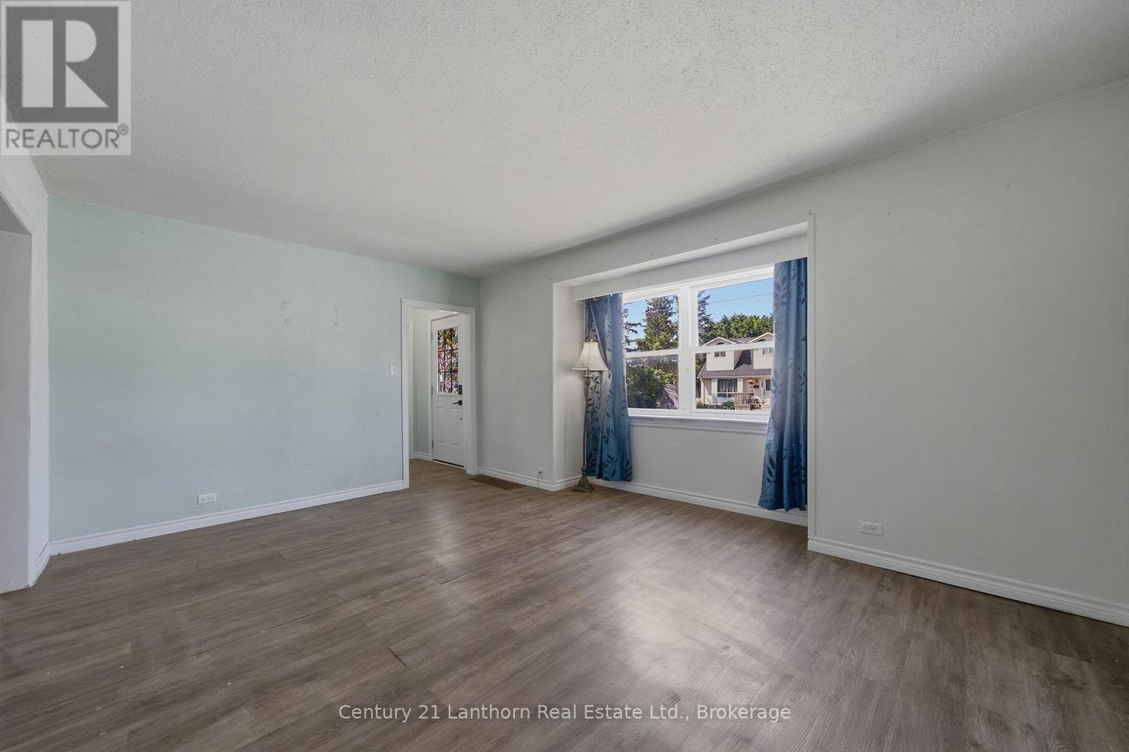 105 HUMEWOOD DRIVE - 10
