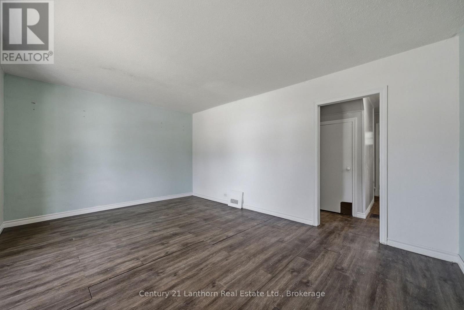 105 HUMEWOOD DRIVE - 11