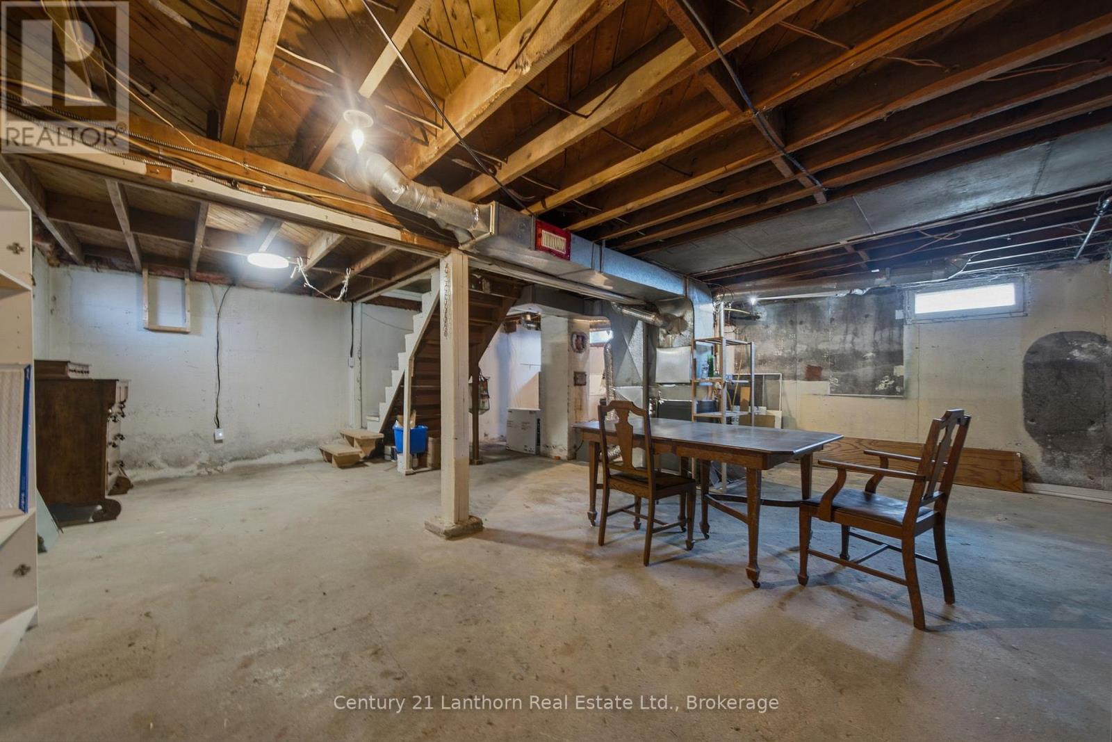 105 HUMEWOOD DRIVE - 24