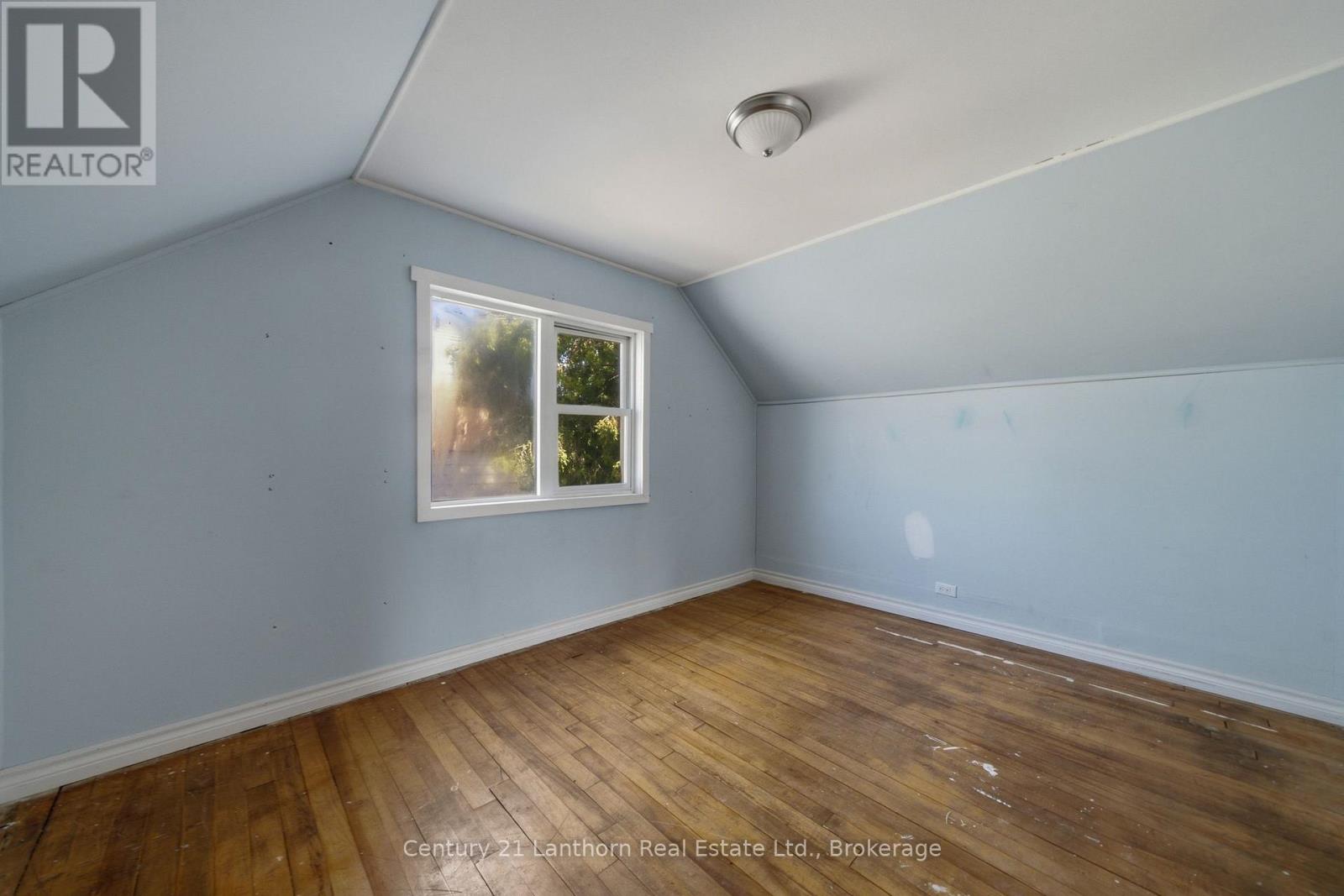 105 HUMEWOOD DRIVE - 18