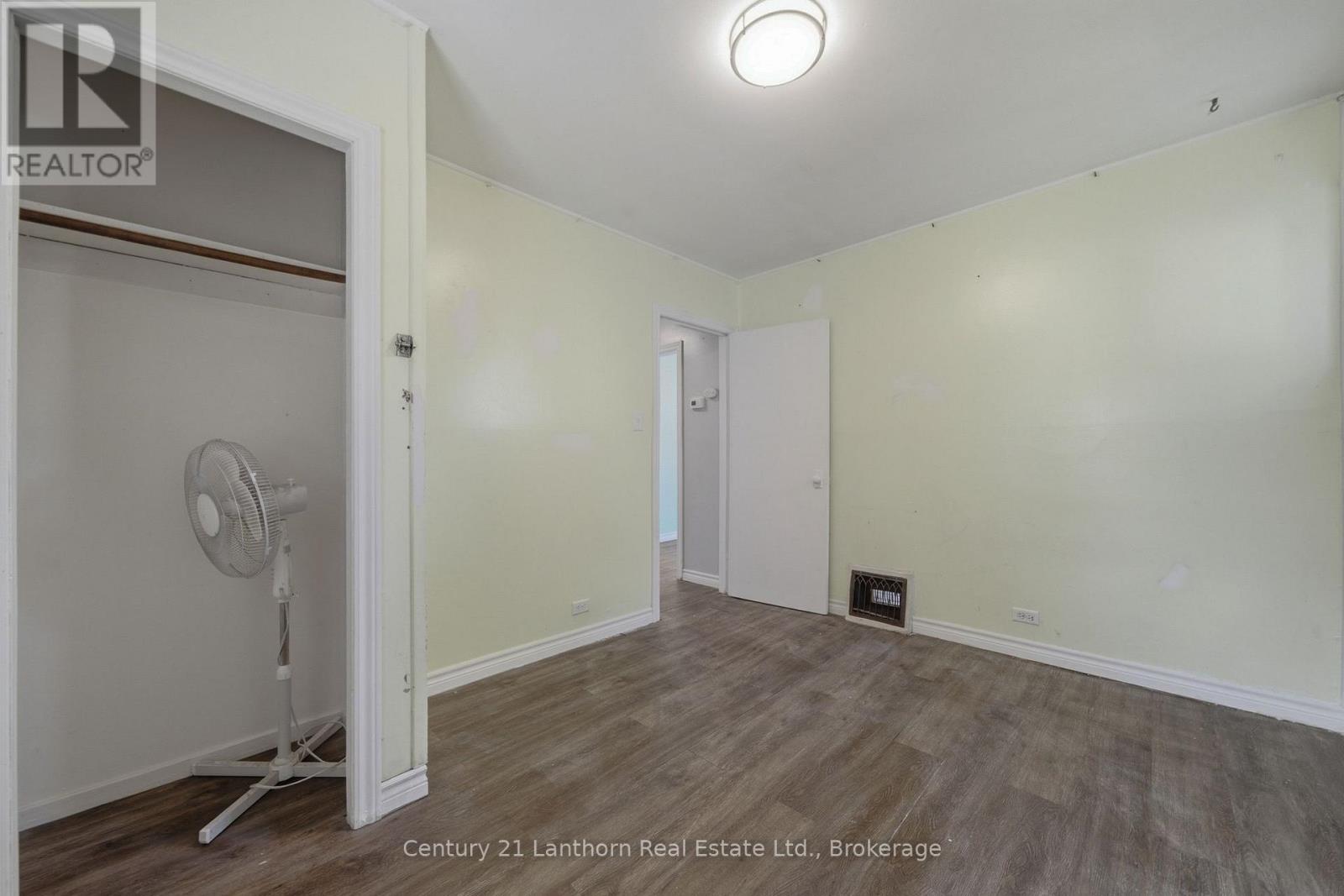 105 HUMEWOOD DRIVE - 13