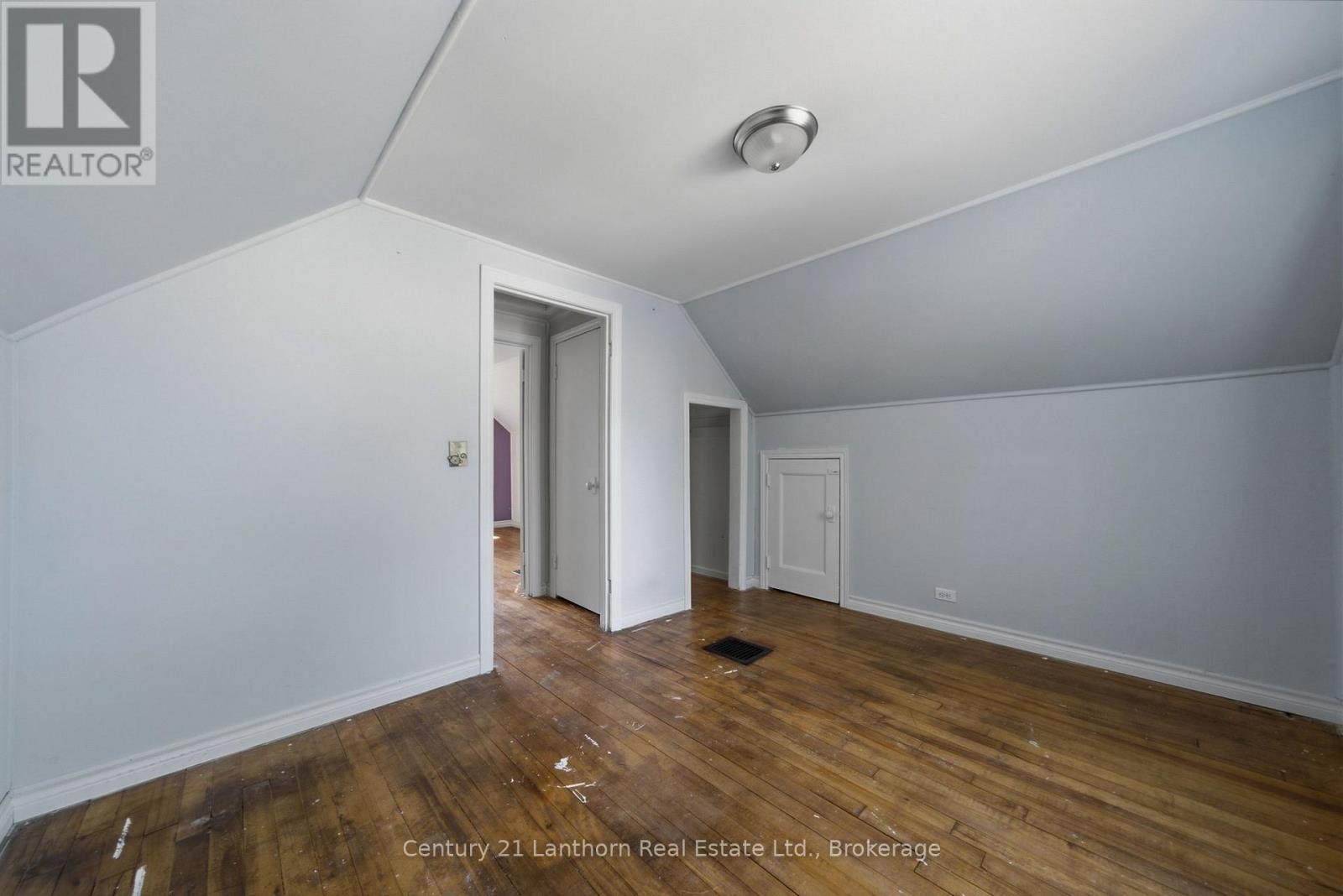 105 HUMEWOOD DRIVE - 19