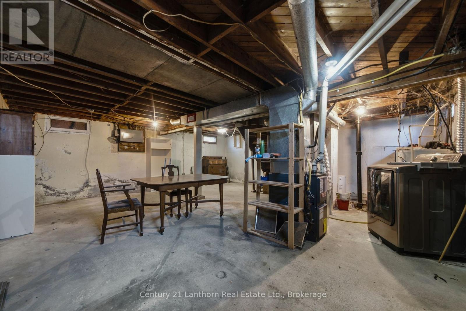 105 HUMEWOOD DRIVE - 25