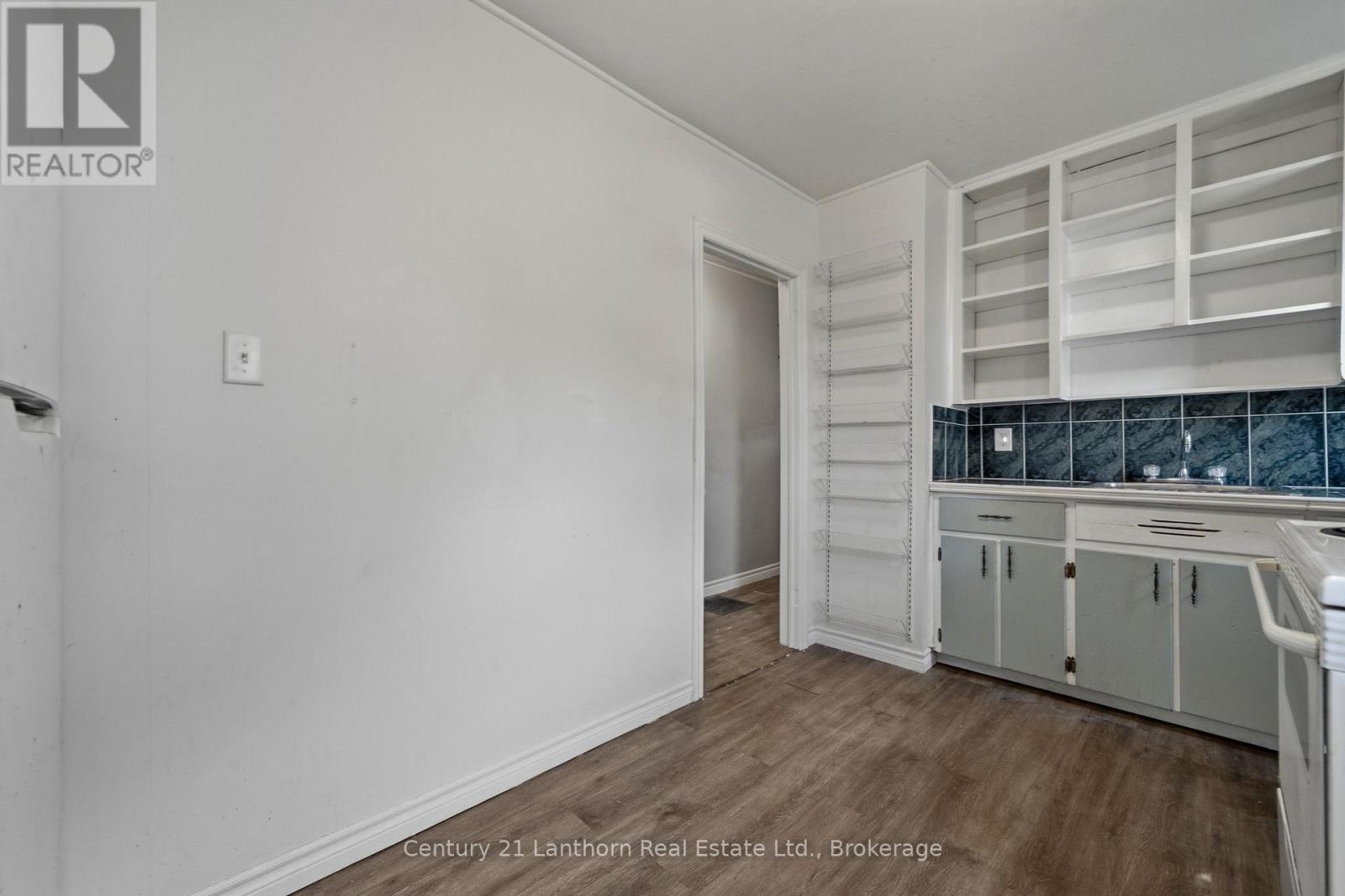 105 HUMEWOOD DRIVE - 15