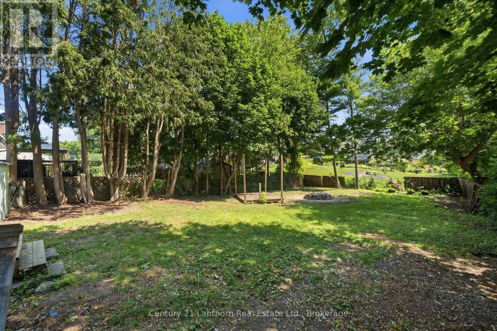 105 HUMEWOOD DRIVE - 26