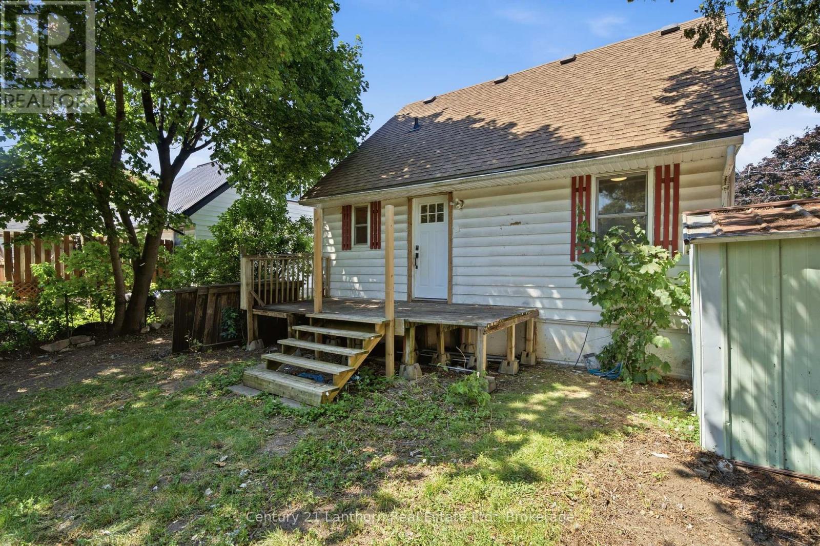 105 HUMEWOOD DRIVE - 27
