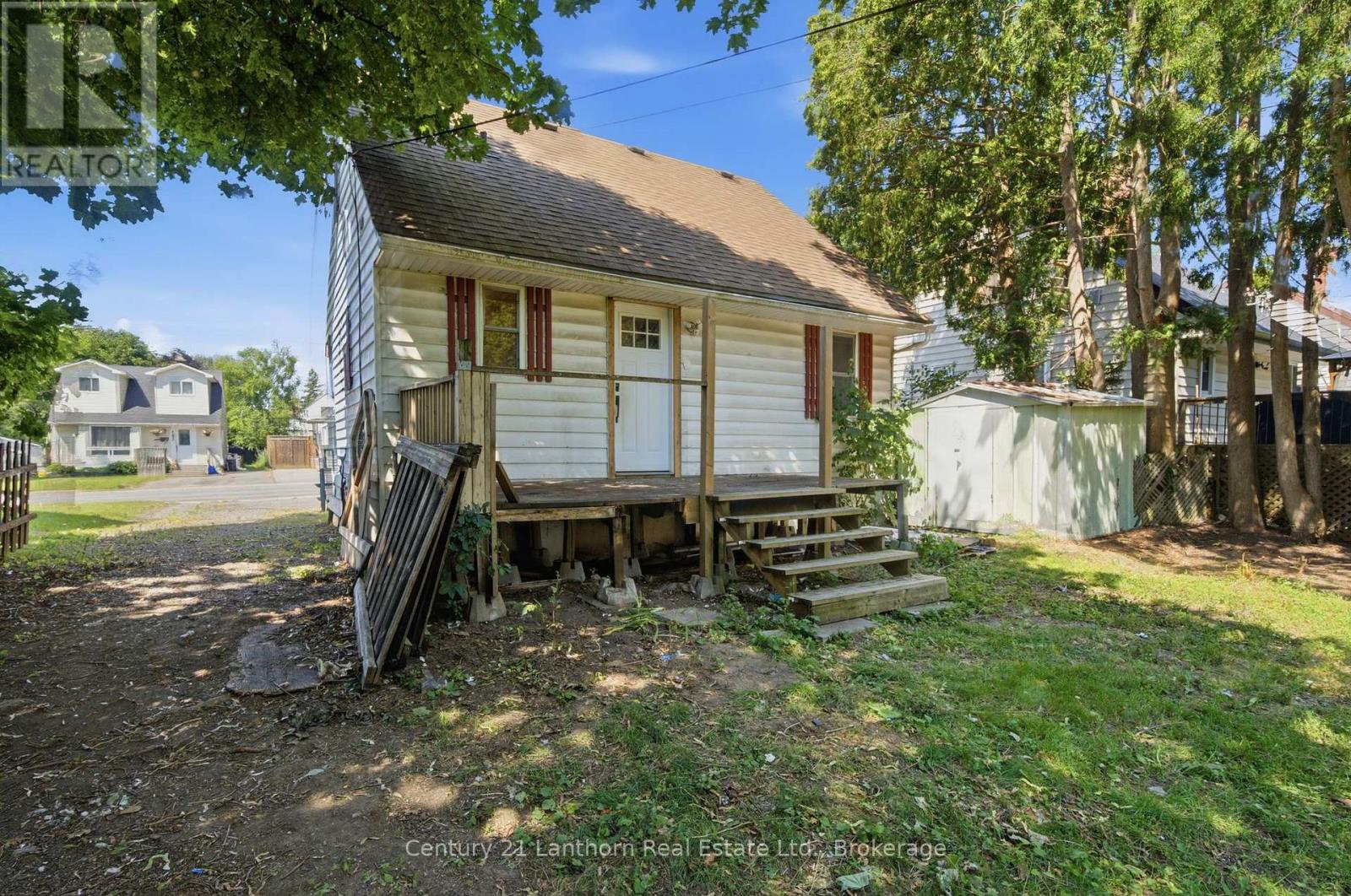 105 HUMEWOOD DRIVE - 28