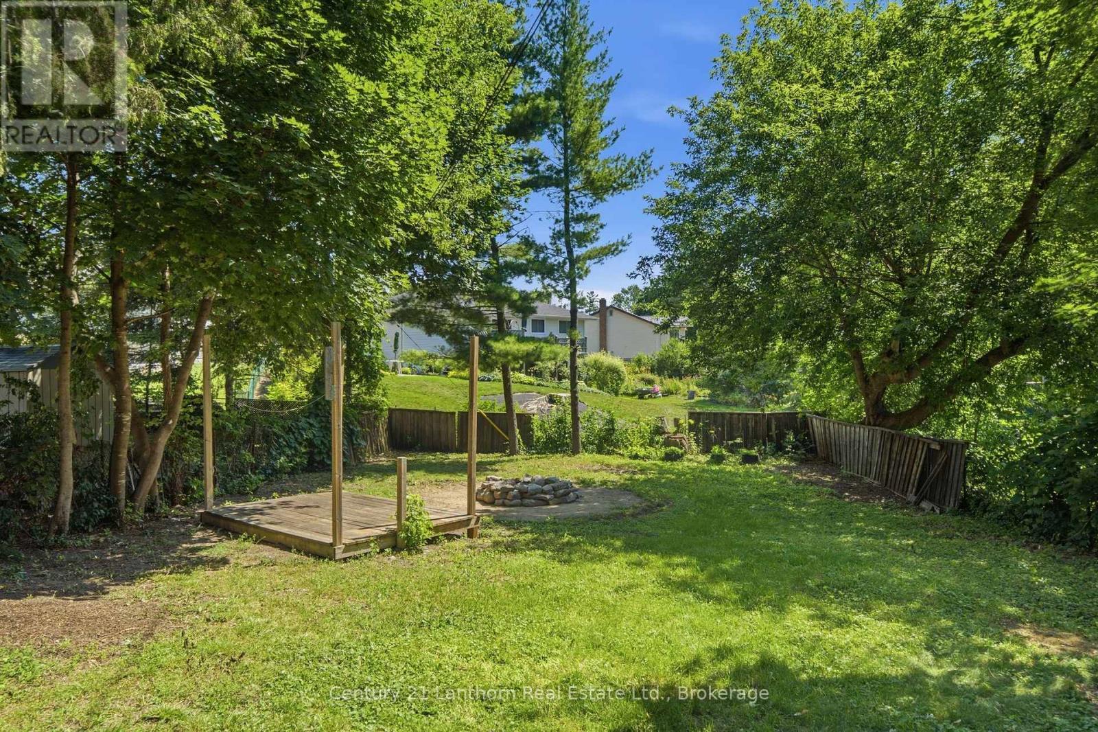 105 HUMEWOOD DRIVE - 34
