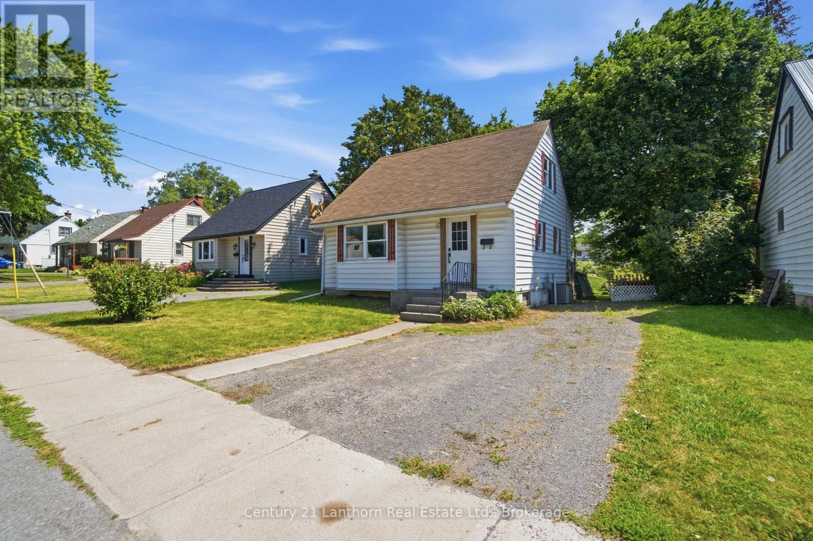 105 HUMEWOOD DRIVE - 3