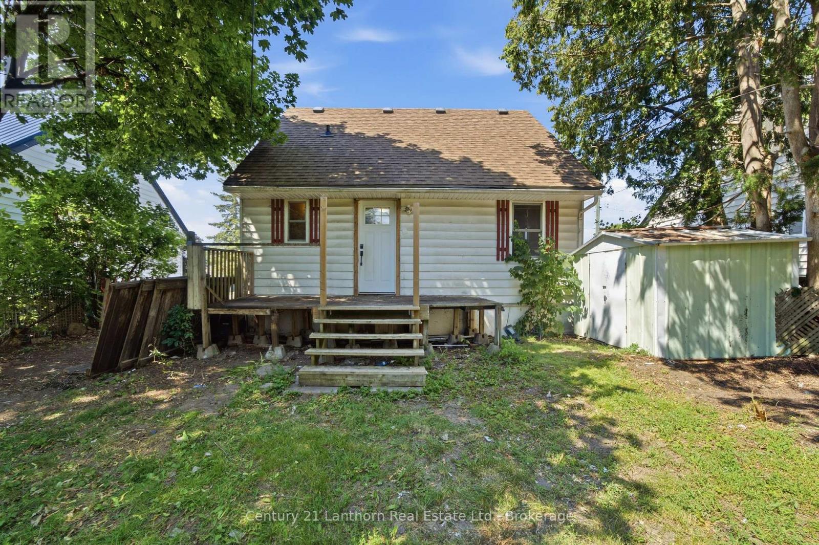105 HUMEWOOD DRIVE - 29