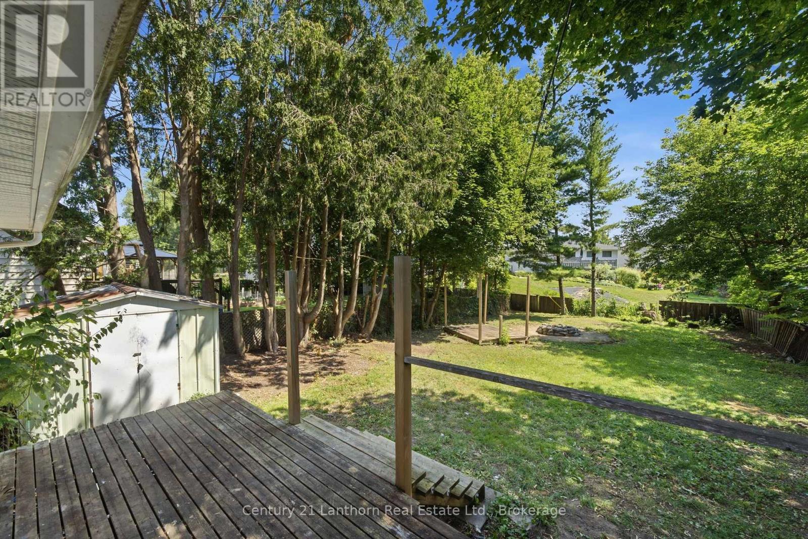 105 HUMEWOOD DRIVE - 32