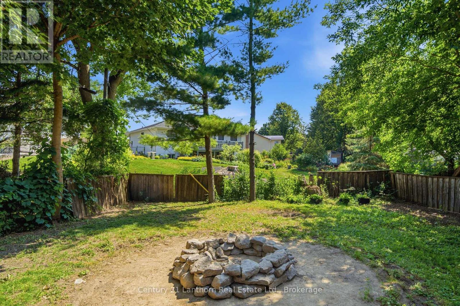 105 HUMEWOOD DRIVE - 37