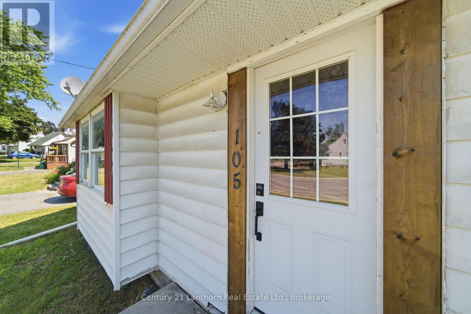 105 HUMEWOOD DRIVE - 6