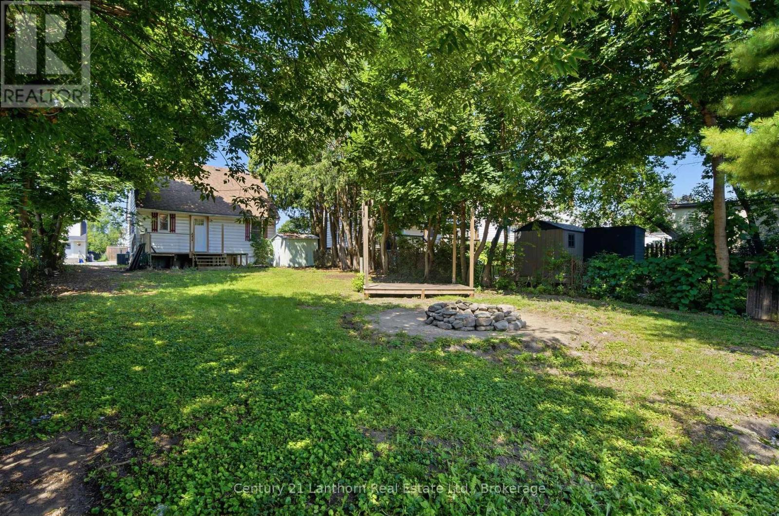 105 HUMEWOOD DRIVE - 40