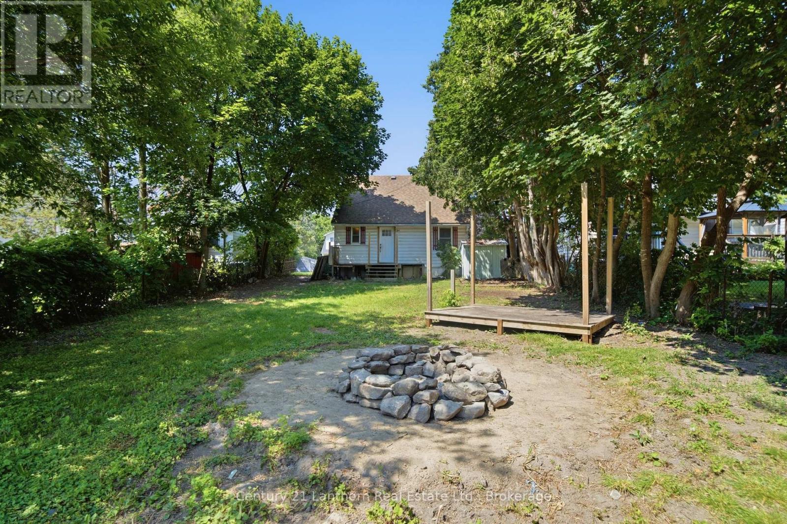 105 HUMEWOOD DRIVE - 39