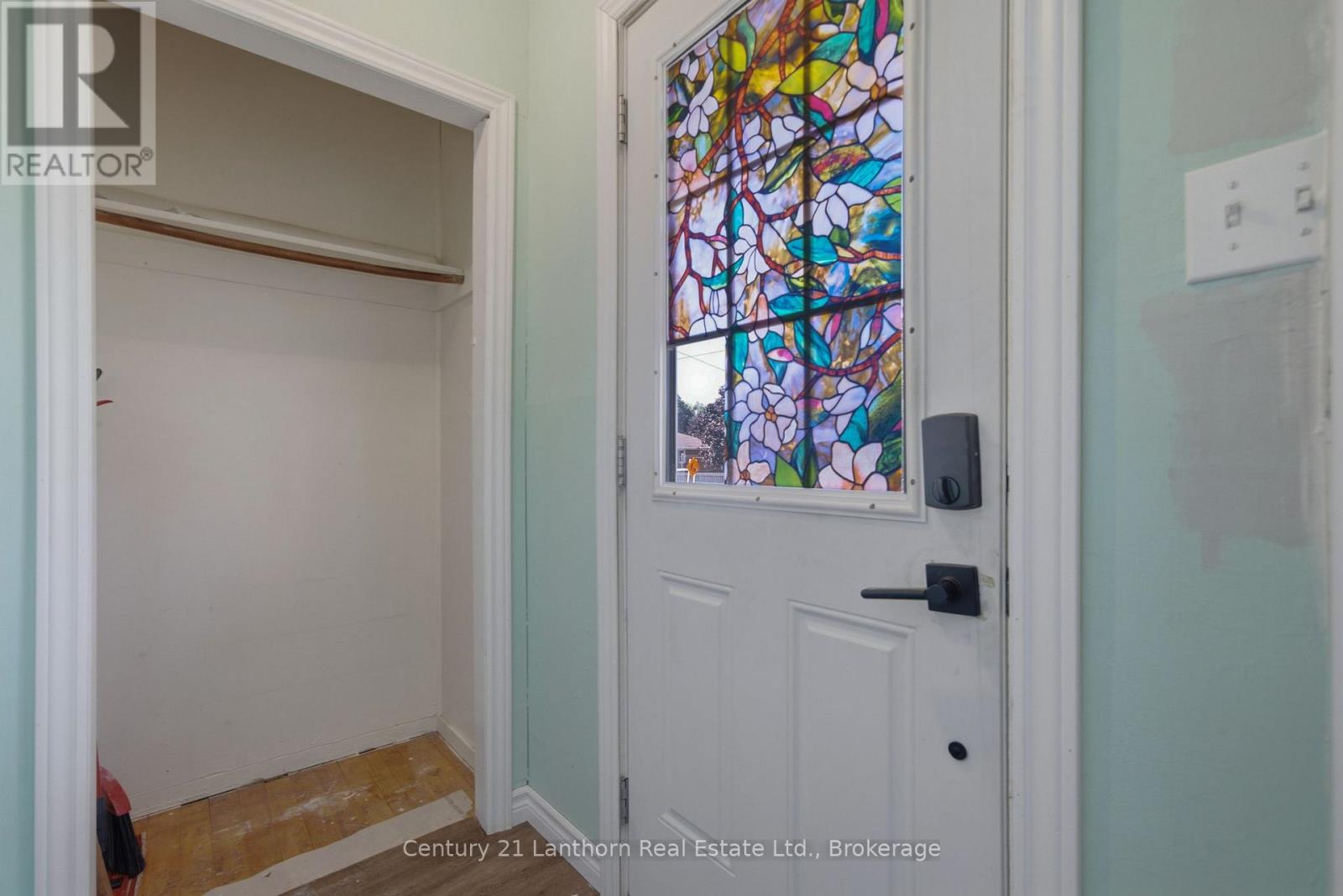 105 HUMEWOOD DRIVE - 7