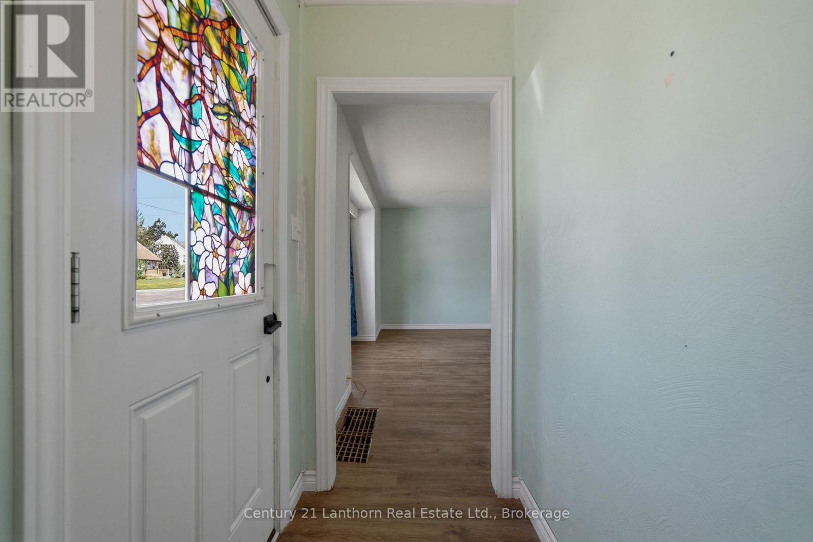 105 HUMEWOOD DRIVE - 8