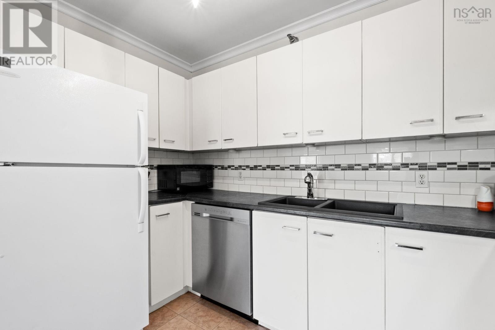 #109 174 Rutledge Street - 18
