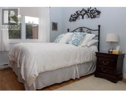6 Heath Crescent thumbnail 16