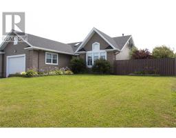 6 Heath Crescent thumbnail 2